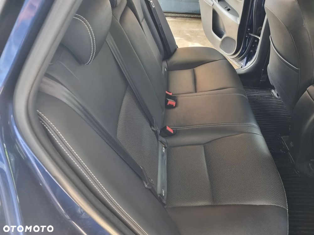 Toyota Avensis 2.0 D-4D Prestige - 17