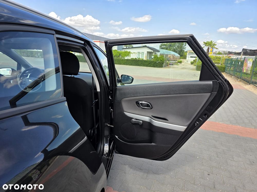 Kia Ceed 1.6 GDI ISG Dream-Team Edition - 11