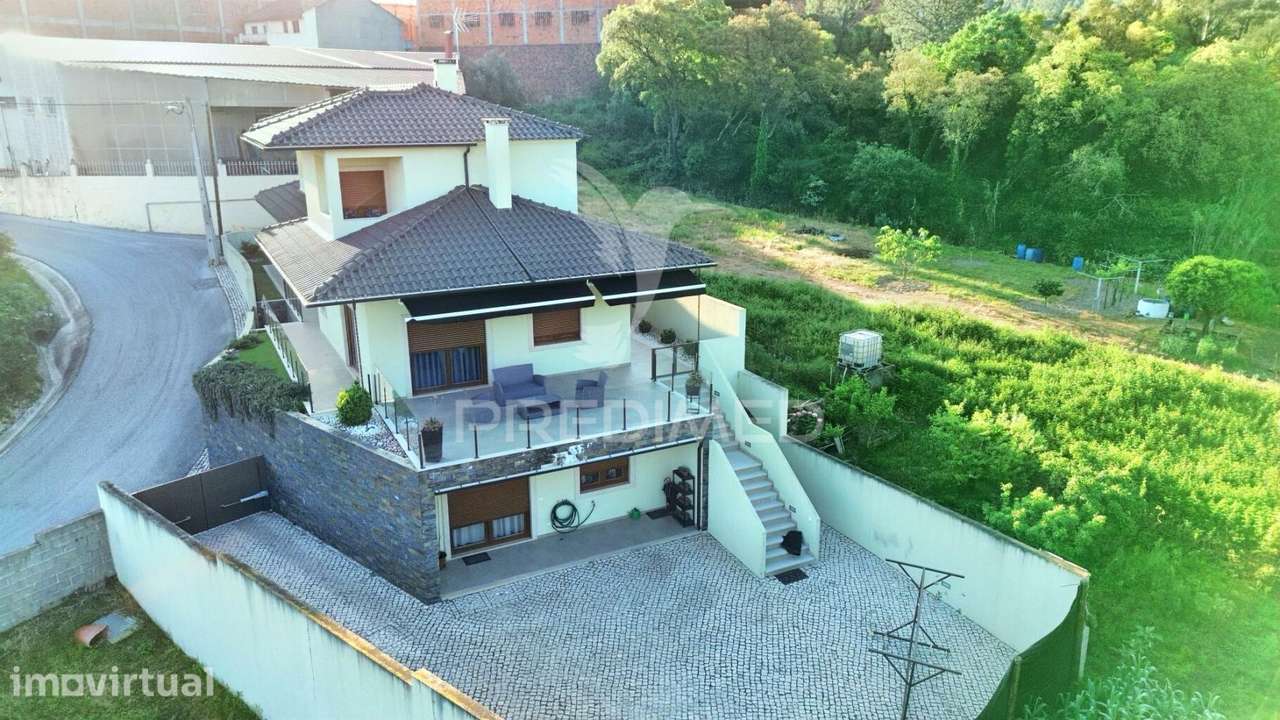 Moradia de luxo V4,  localizada em Amiais de Baixo / Santarém - Grande imagem: 2/40