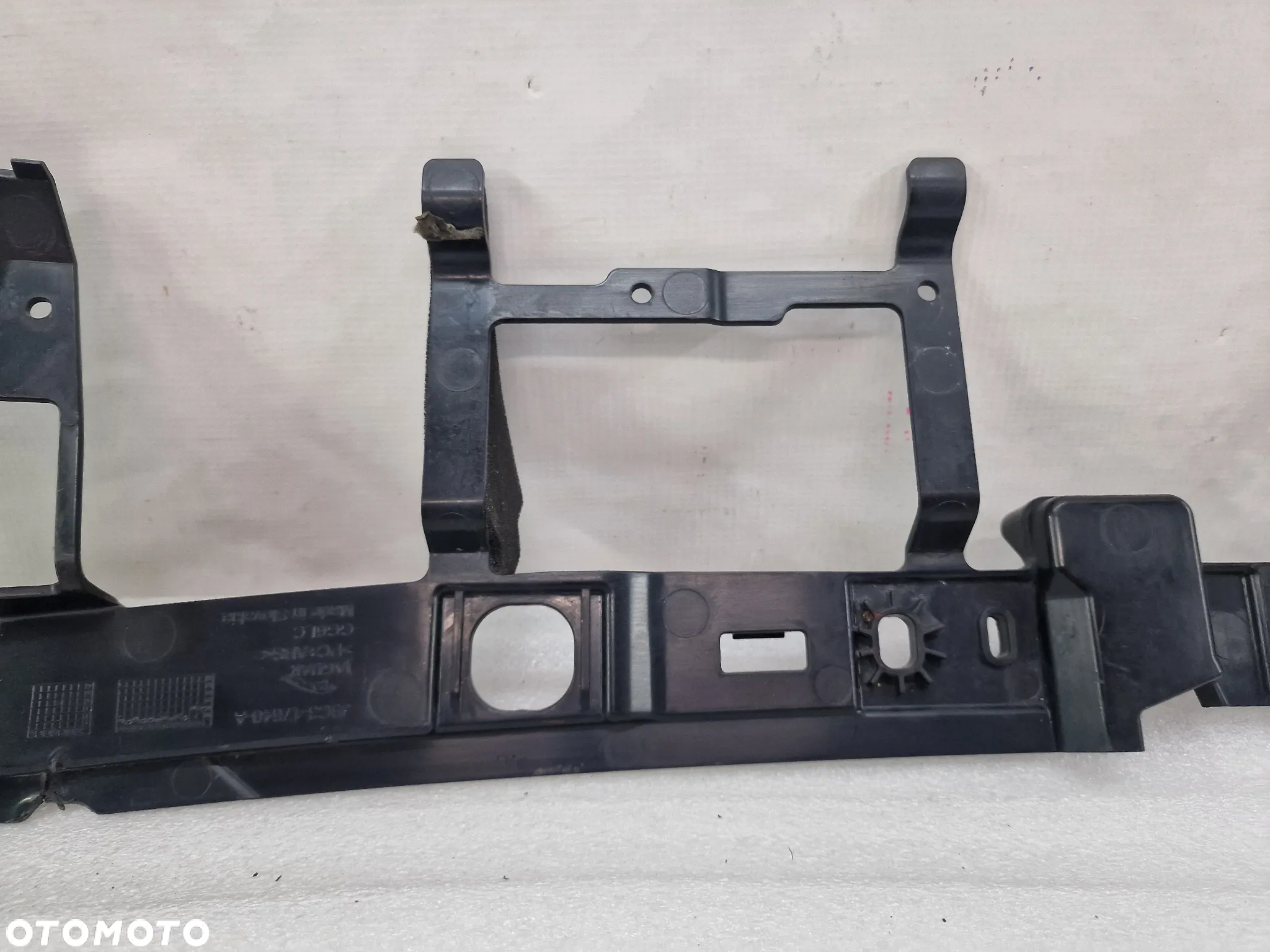 JAGUAR E-PACE / E PACE ŚLIZG / MOCOWANIE ZDERZAKA PRZEDNIEGO PRZÓD , NR J9C3-17640-A , NR AUKCJI WGN34 - 11