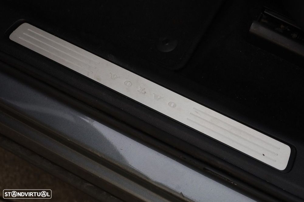 Volvo XC 60 2.0 D4 Inscription Geartronic - 27