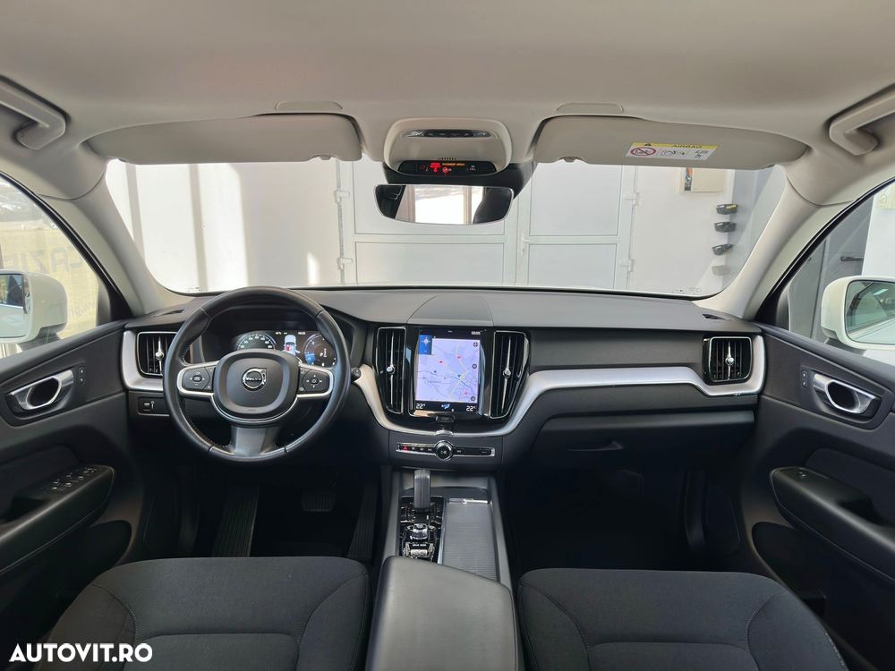 Volvo XC 60 B4 MHEV Momentum Pro - 11