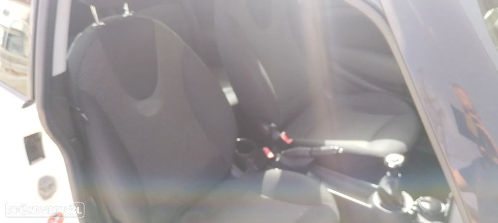 MINI 3 Portas One D - 17