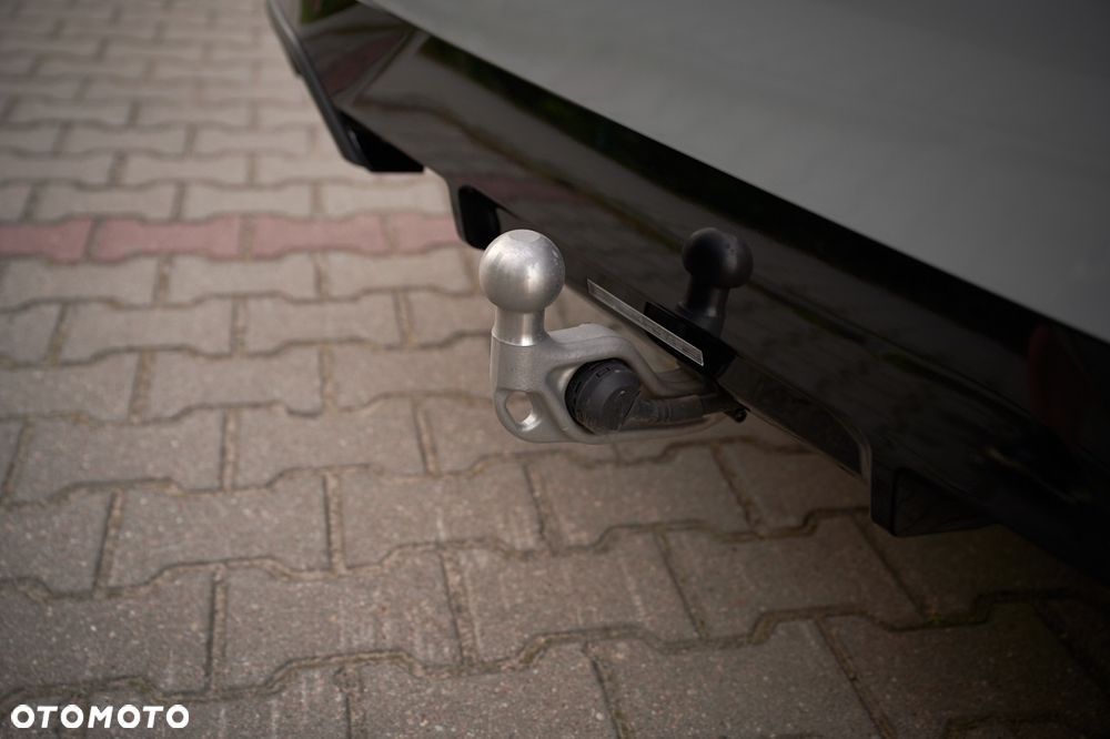 BMW Seria 5 520d xDrive - 23