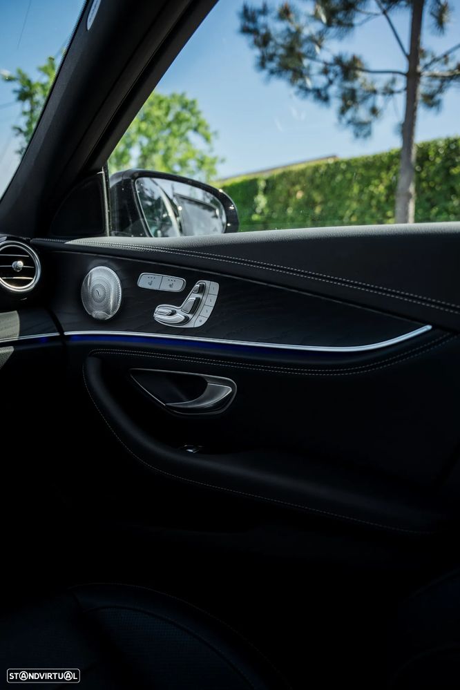 Mercedes-Benz E 300 de 4Matic 9G-TRONIC AMG Line - 25