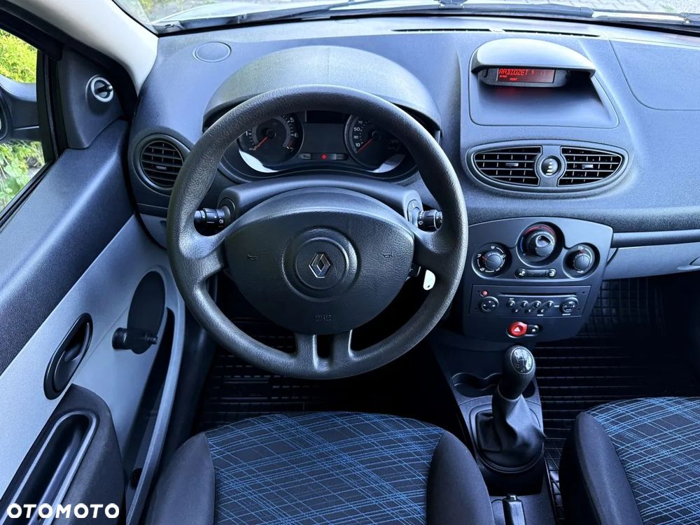 Renault Clio - 26