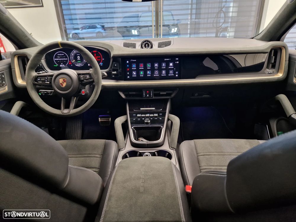 Porsche Cayenne Coupé Turbo E-Hybrid Pacote GT - 46