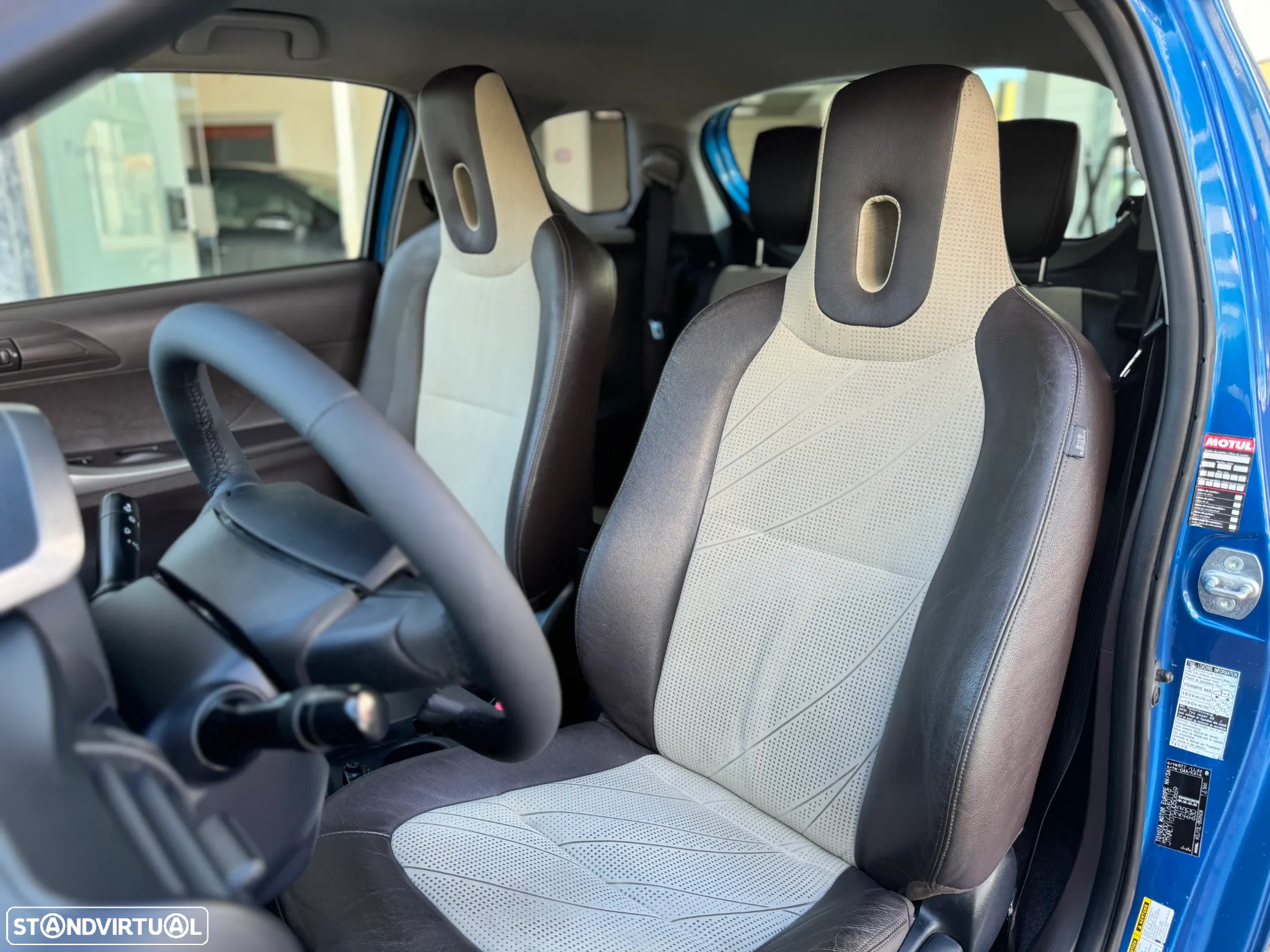 Toyota iQ 1.0 VVT-i 2 MultiDrive EP - 8