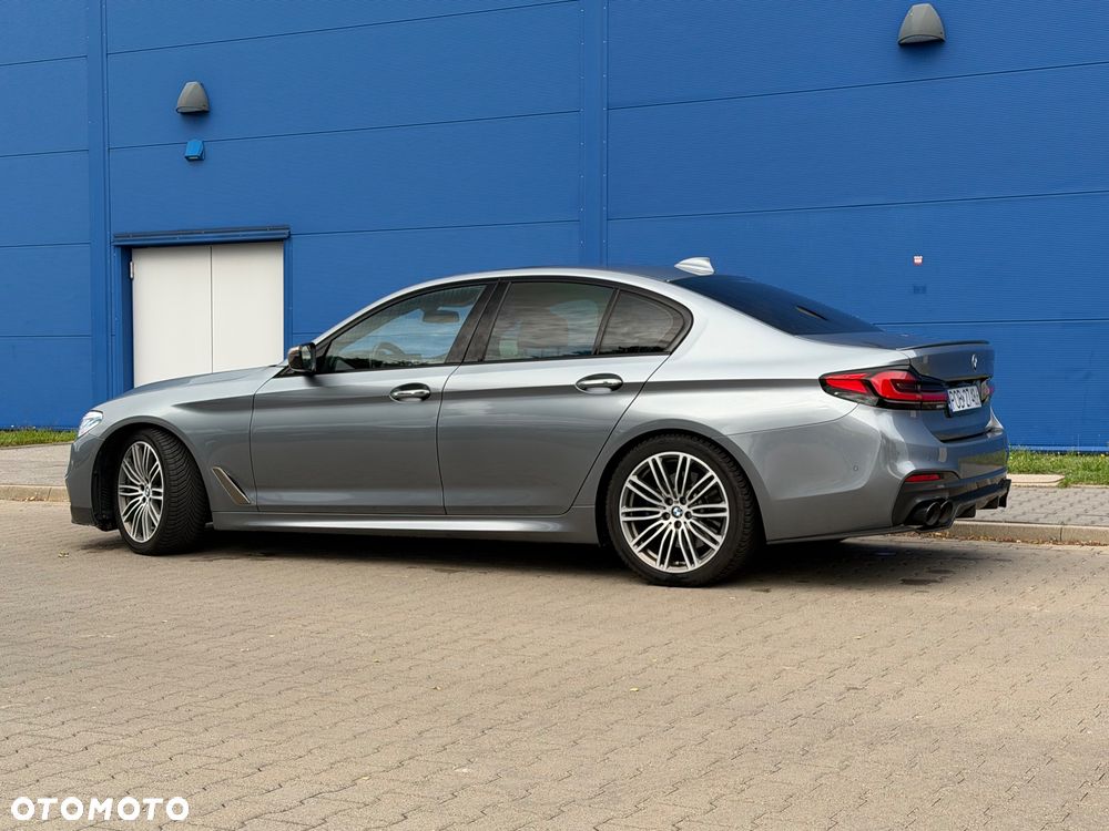BMW Seria 5 M550i xDrive - 2