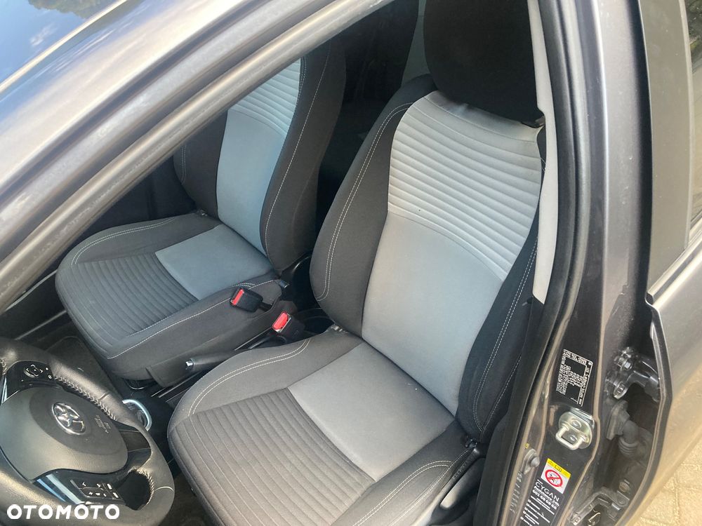 Toyota Yaris 1.5 Premium - 32