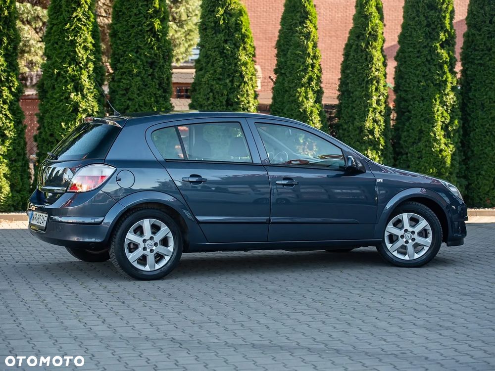 Opel Astra 1.6 Cosmo - 11