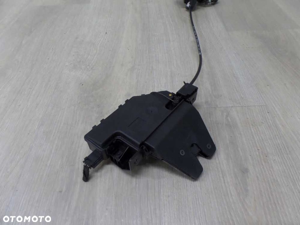 BMW 3 E90 ZAMEK WKLADKA BAGAZNIKA 7840617 04-08 - 3