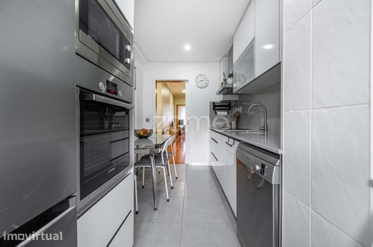 APARTAMENTO T3 SEMI REMODELADO EM PADIM DA GRAÇA, BRAGA. - Grande imagem: 2/26