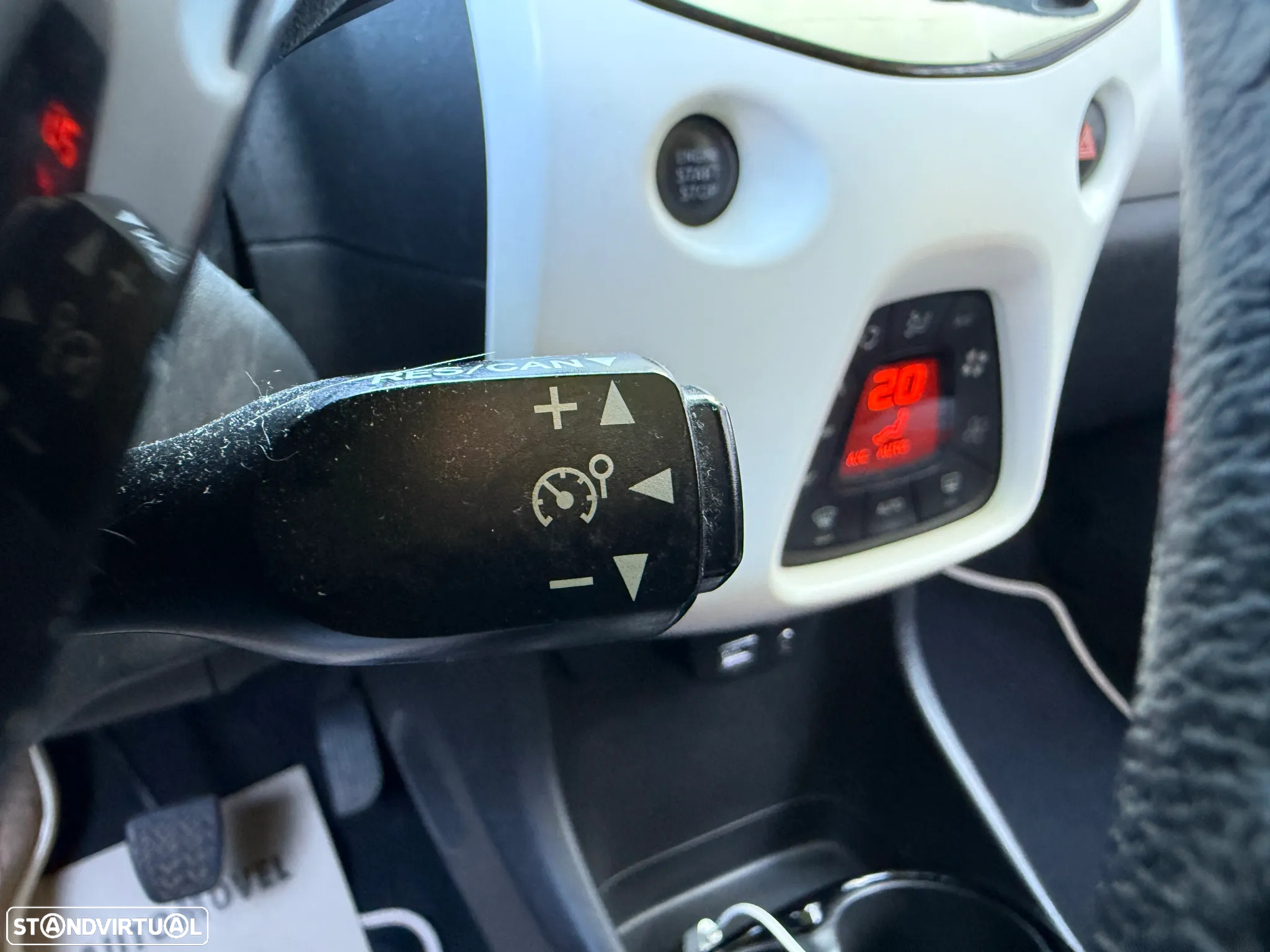 Peugeot 108 1.2 PureTech Top! Roland Garros - 49