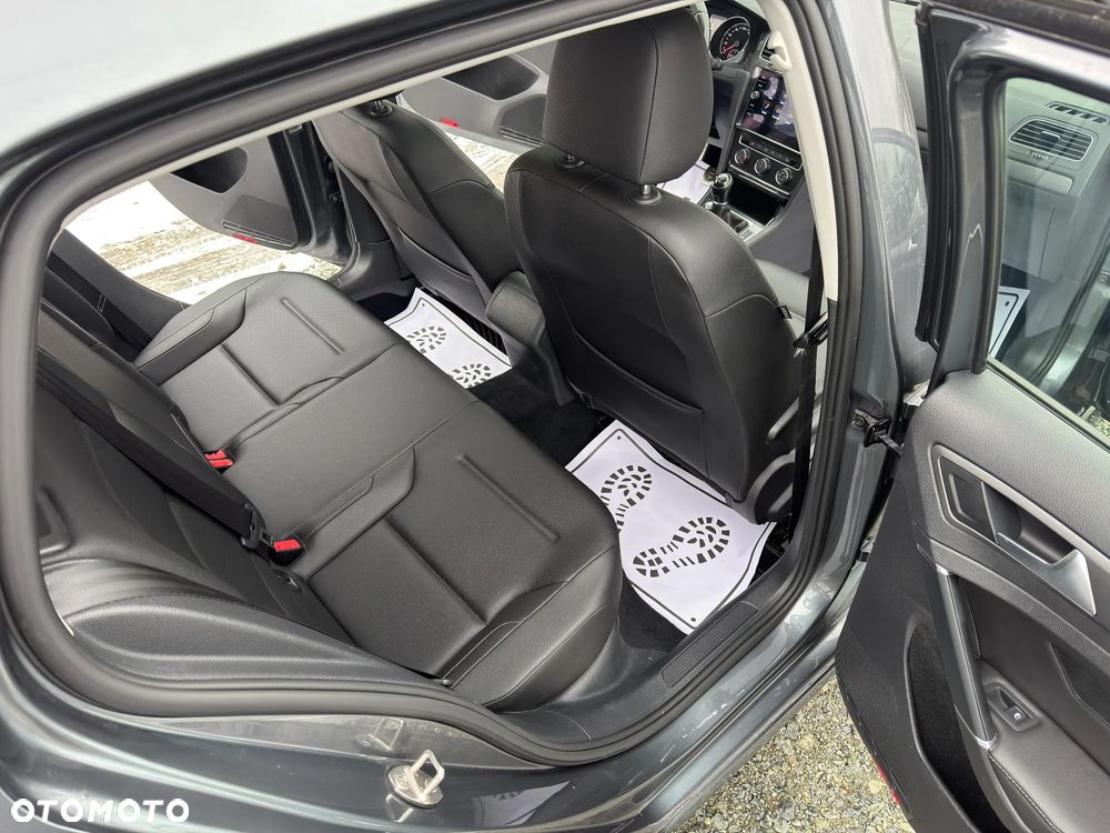 Volkswagen Golf - 31