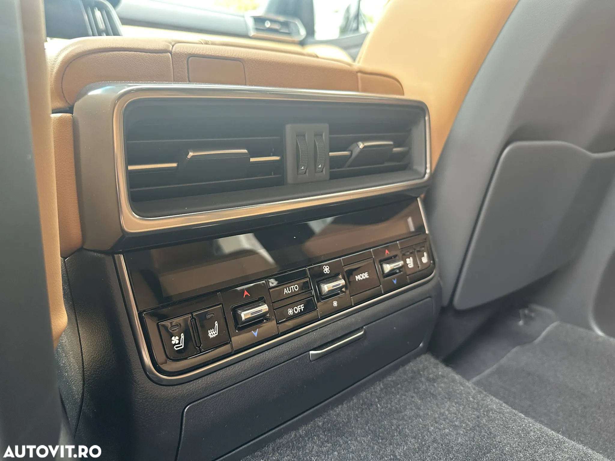 Lexus Seria LX - 18