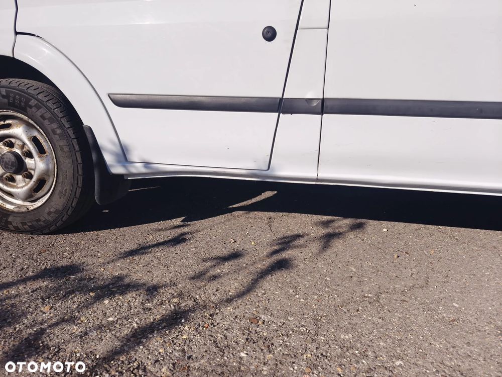 Ford Transit 350L Trend FWD - 13