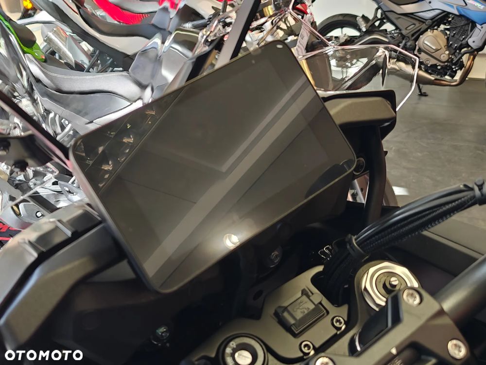 QJMOTOR SRT900S - 13