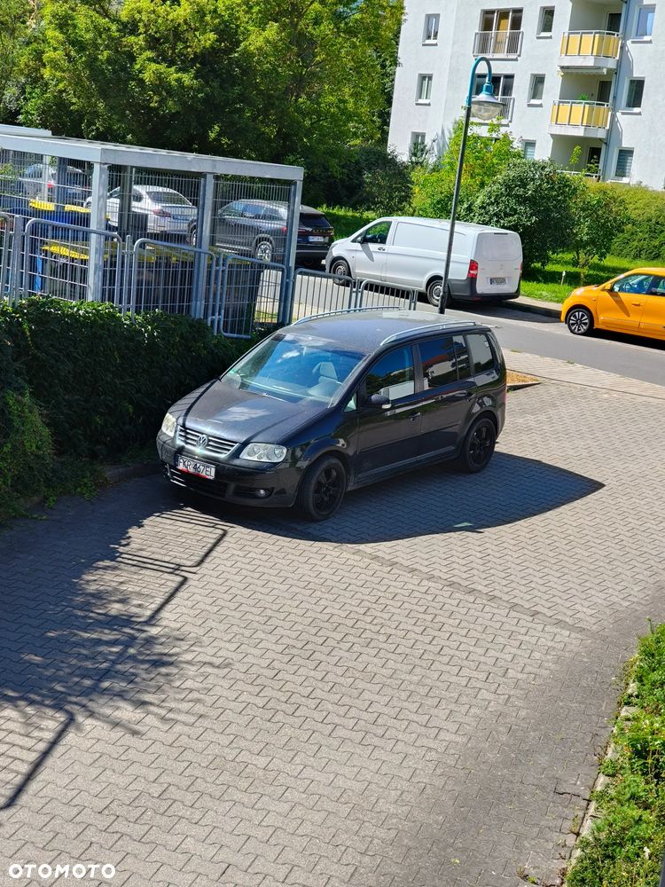 Volkswagen Touran - 5