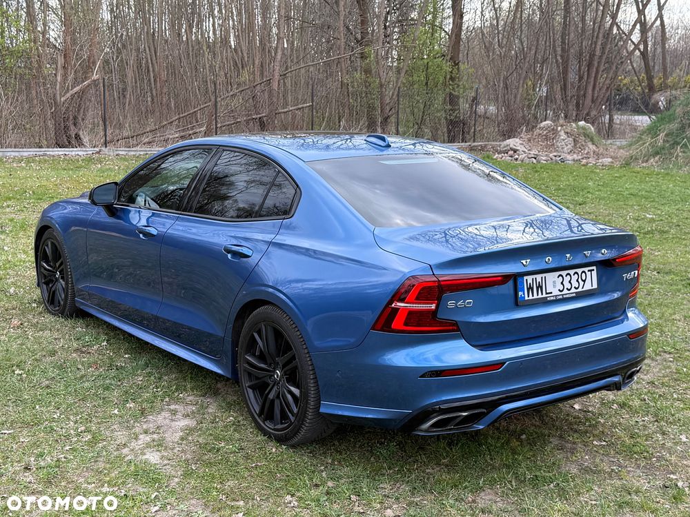 Volvo S60 T6 AWD R-Design - 4