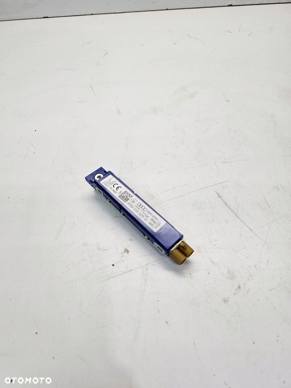 WZMACNIACZ ANTENOWY AUDI A4 B9 A5 F5 8W9035225Q - 2