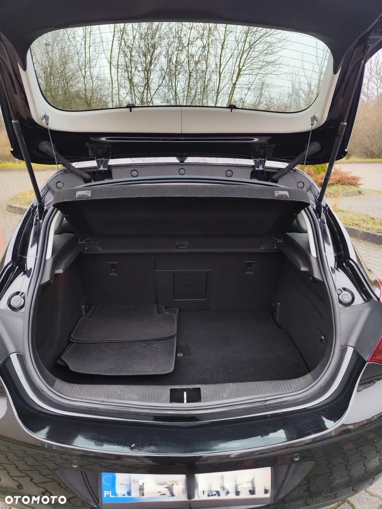 Opel Astra 1.6 T Cosmo - 9