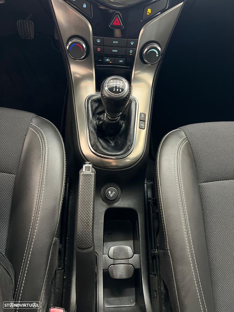 Chevrolet Cruze SW 1.7 VCDi LT - 14