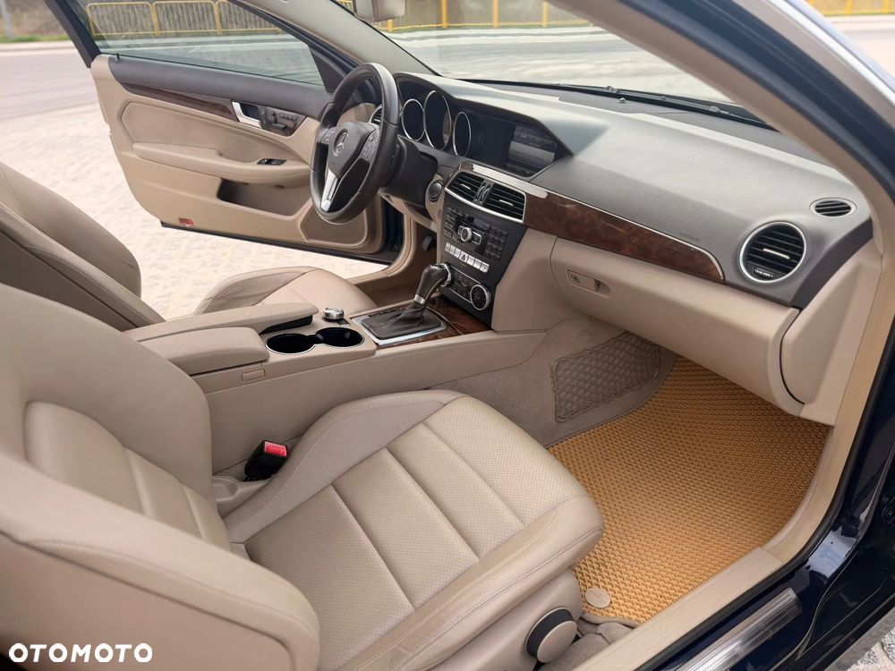 Mercedes-Benz Klasa C 250 (BlueEFFICIENCY) 7G-TRONIC - 13