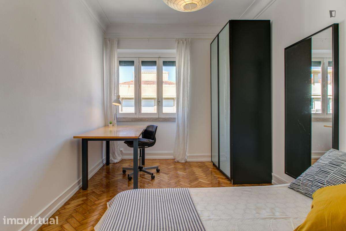 Quarto - localizado em São Sebastião Lisbon - Grande imagem: 2/16