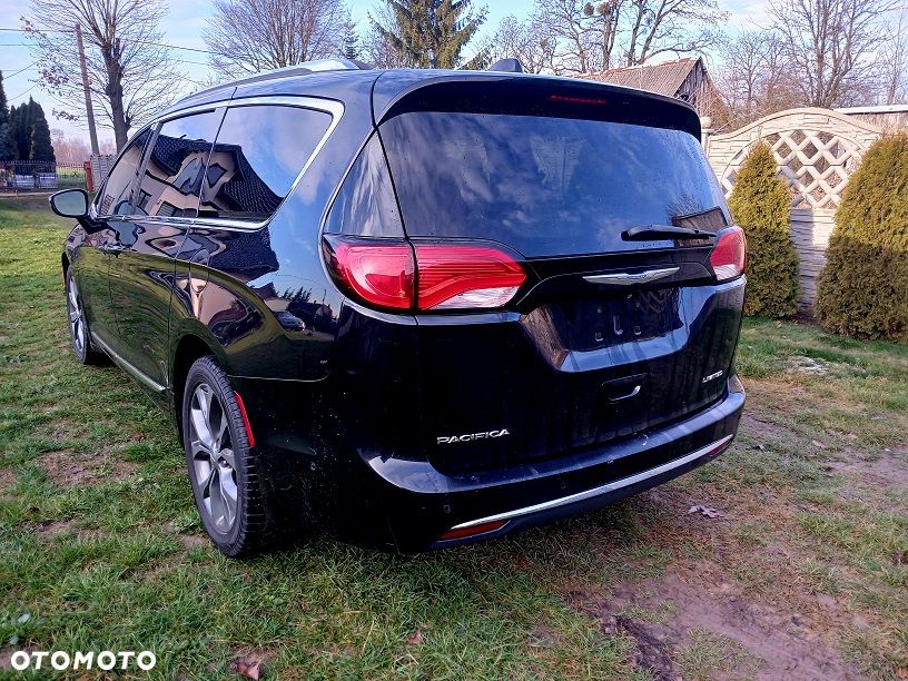 Chrysler Pacifica - 8