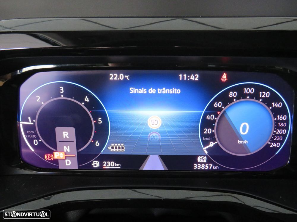 VW Multivan 2.0 TDI Style DSG - 23