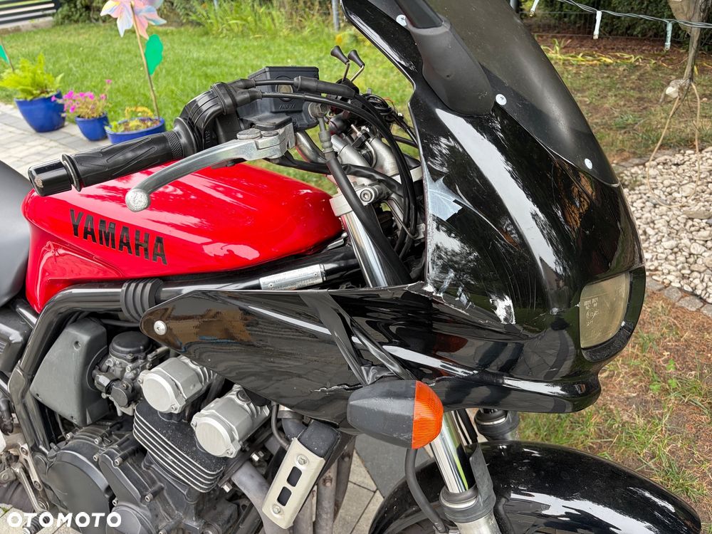 Yamaha FZS - 2