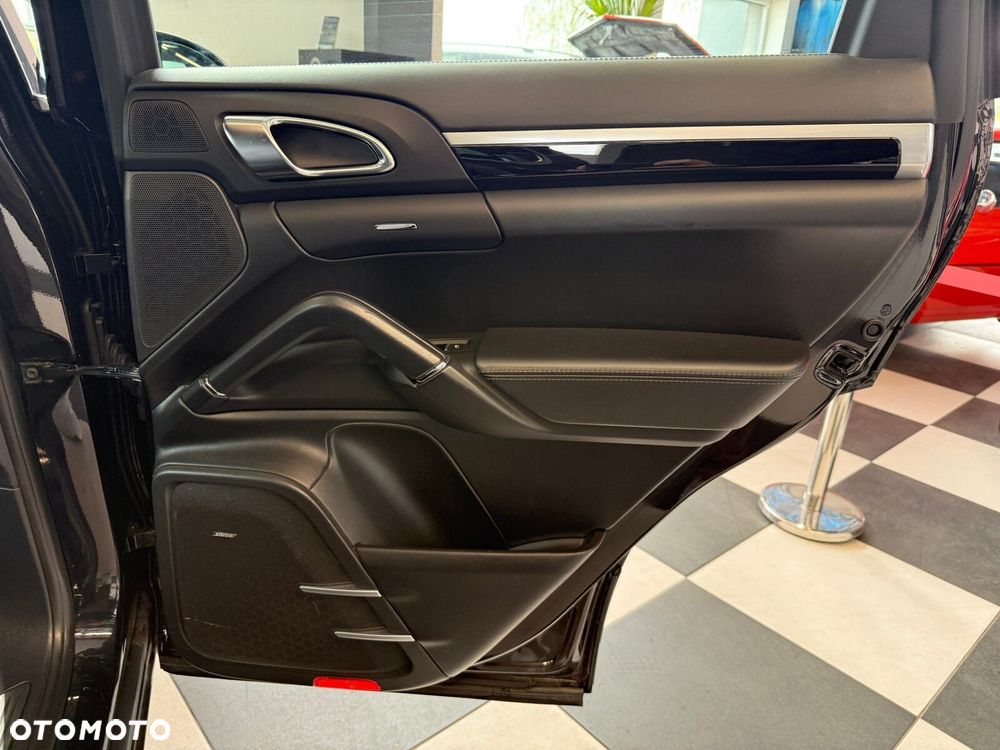 Porsche Cayenne - 13