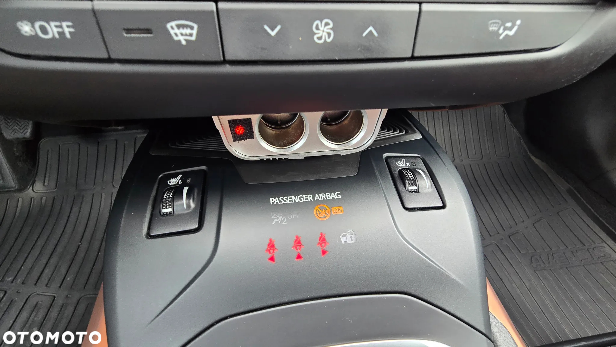 Toyota Avensis - 36