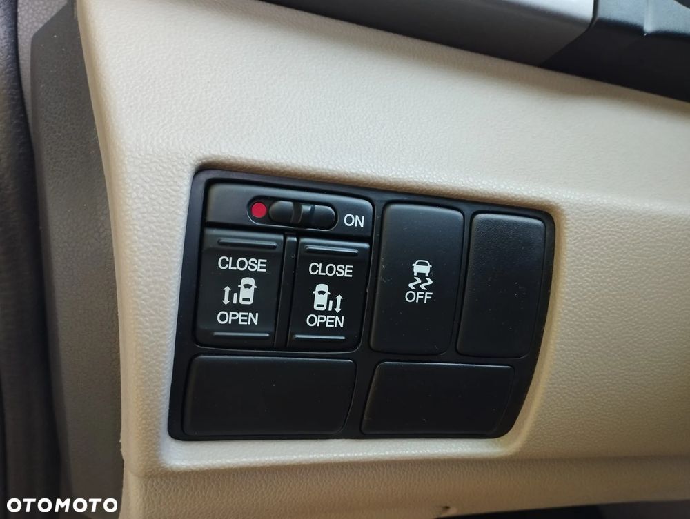 Honda Odyssey 3.5 LX - 23