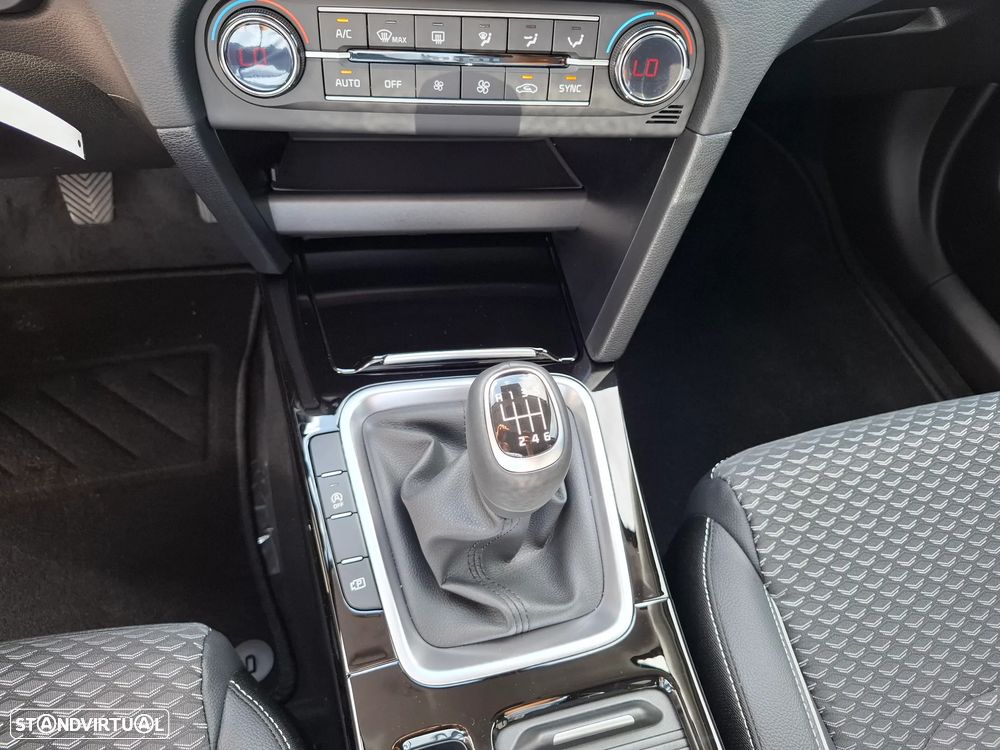 Kia XCeed 1.0 T-GDI Drive - 24