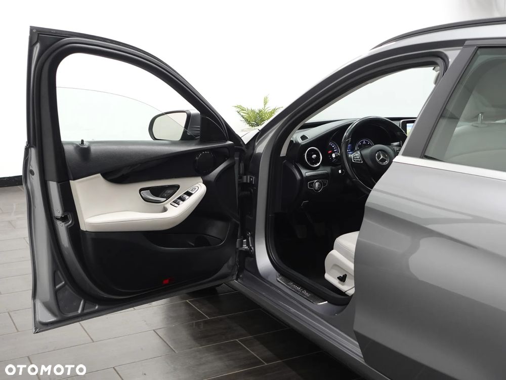 Mercedes-Benz Klasa C 180 (BlueTEC) d T - 19