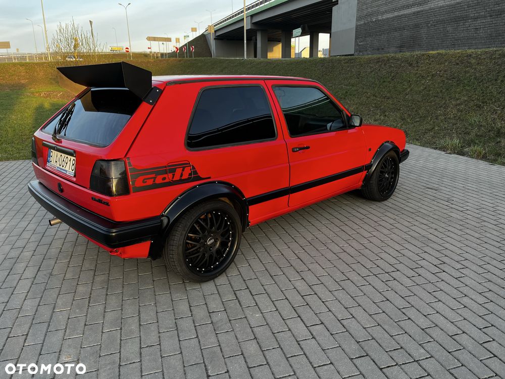 Volkswagen Golf - 1