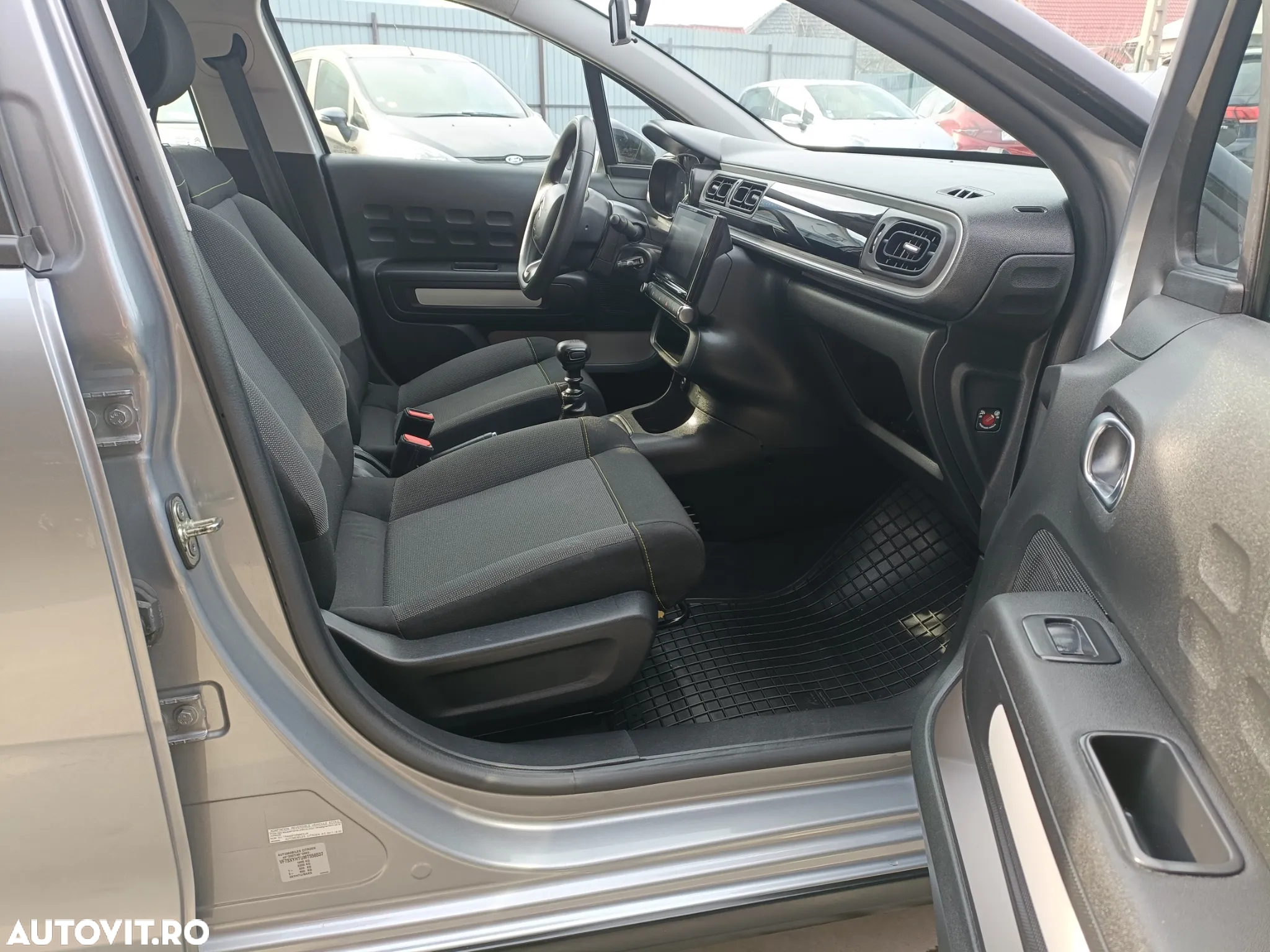 Citroën C3 1.5 BlueHDi S&S BVM6 Shine - 24