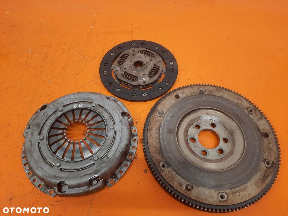 SEAT IBIZA III 1.4MT 85KN 06-08 SPRZĘGŁO  KOŁO DWUMASOWE 3082000796 BXW - 3