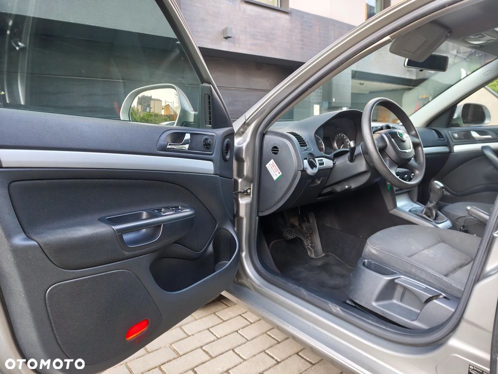 Skoda Octavia 1.4 TSI Ambiente - 23