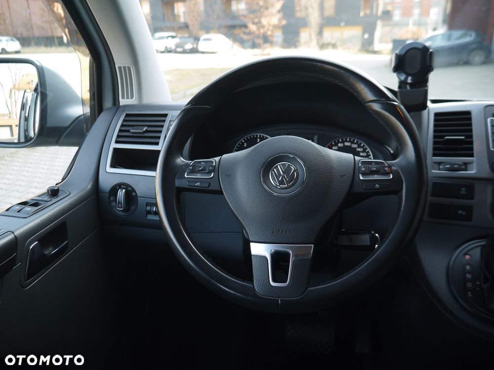 Volkswagen Caravelle - 22