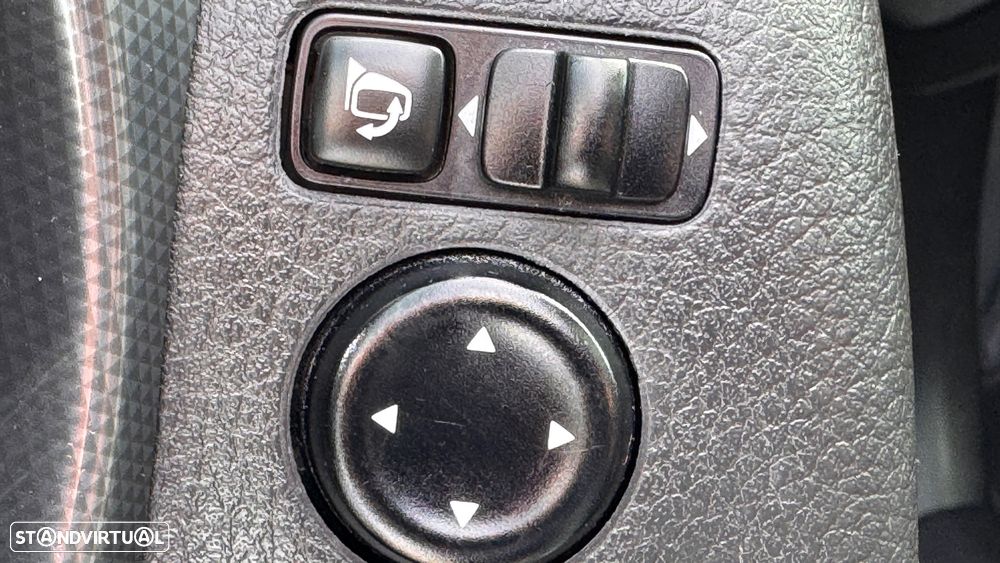 Nissan Qashqai 1.5 dCi N-Connecta - 19