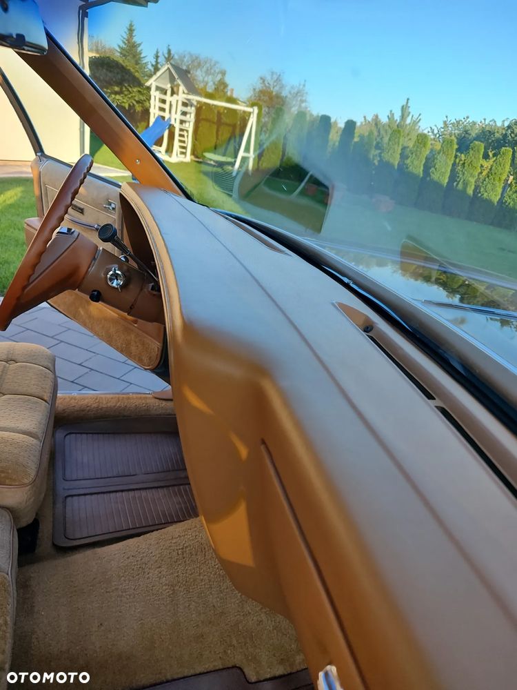 Oldsmobile Delta 88 - 20