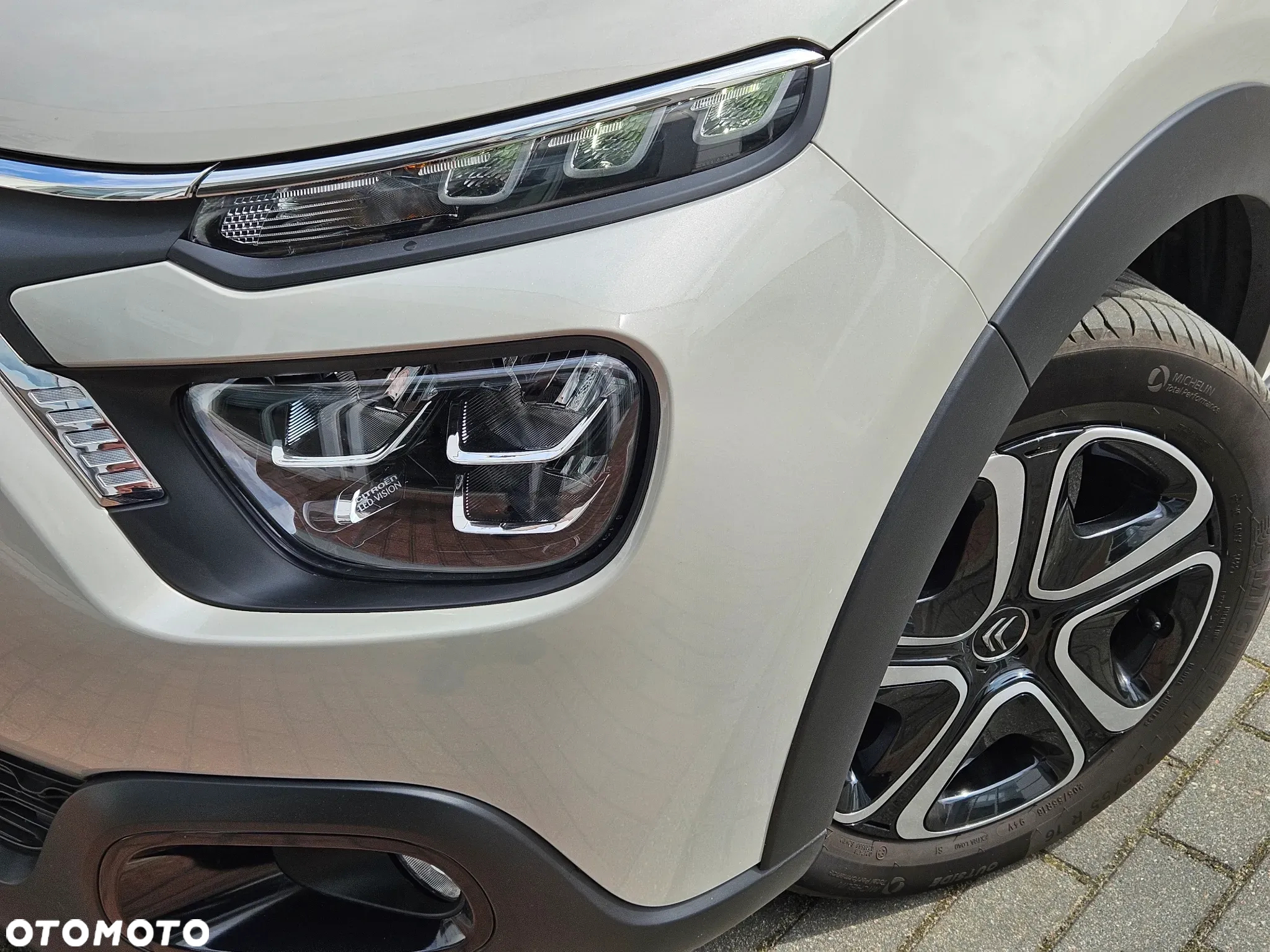 Citroën C3 1.2 PureTech Shine S&S - 9
