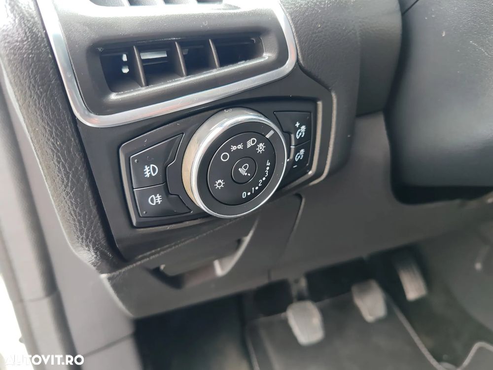 Ford Focus - 10