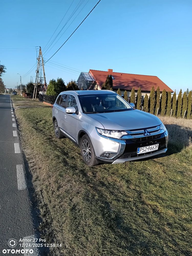 Mitsubishi Outlander - 2