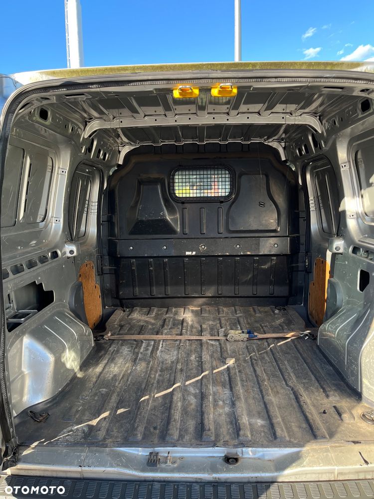 Ford Transit Connect - 16