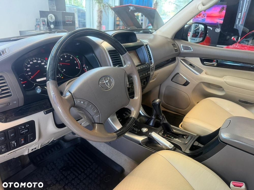 Toyota Land Cruiser - 29