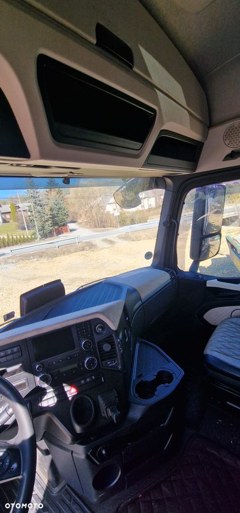 Mercedes-Benz Arocs - 19